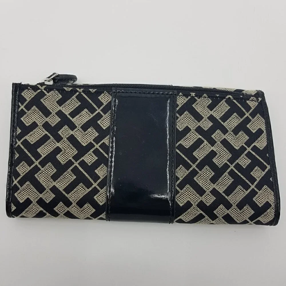 Vintage Tommy Hilfiger Signature Logo Wallet